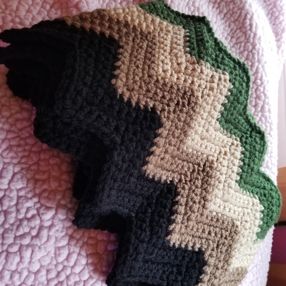 Handmade Camouflage Inspired Scarf - Picture 6 of 6